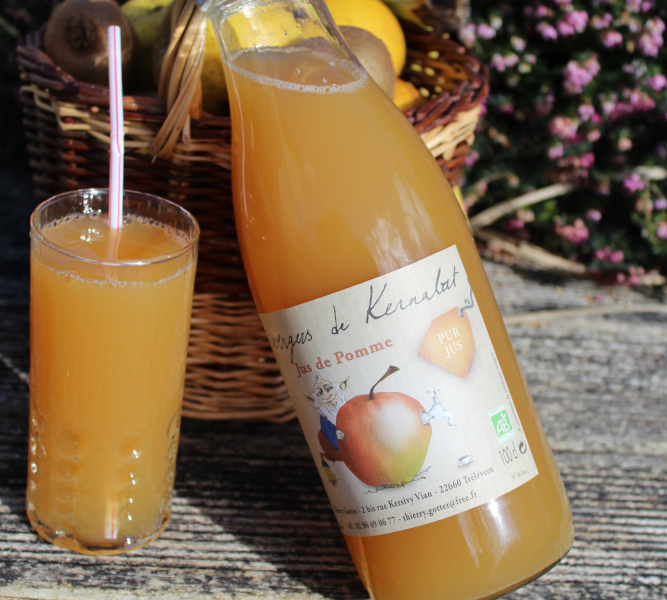 Produit jus de pommes des vergers de kernabat chez Thierry Gotter